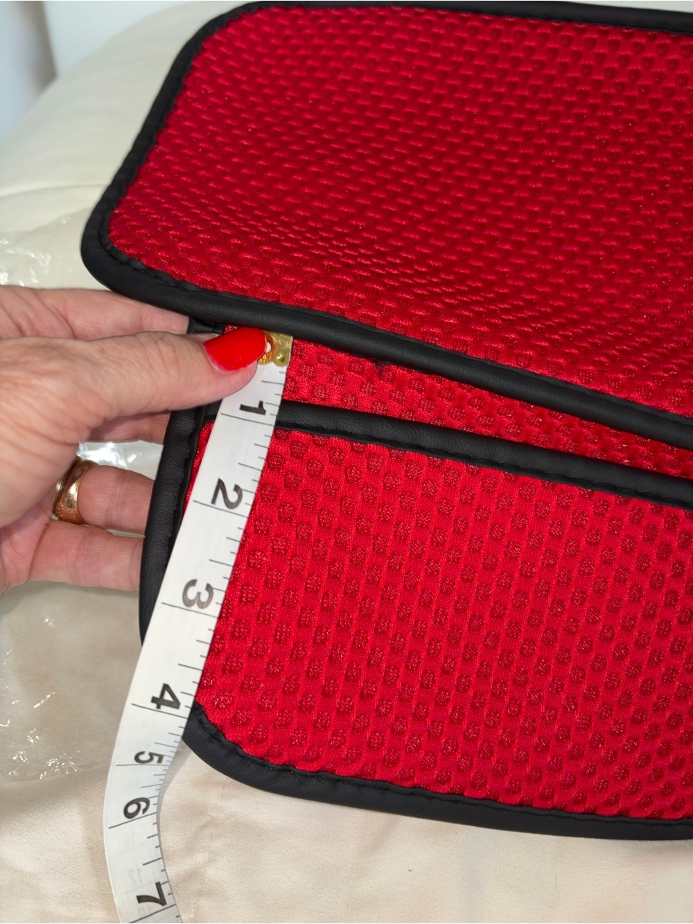 Red auto arm rest slipcover with side pockets - Picture 3 of 4